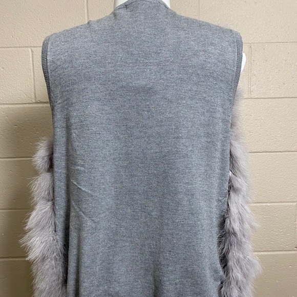 BLUE TASSEL: NWT Faux Fur Knit Vest - Picture 6 of 9
